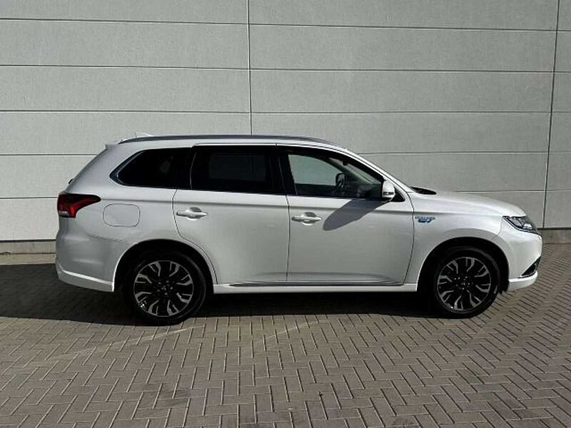 Mitsubishi Outlander PHEV Top 4WD *Automatik*Winterräder